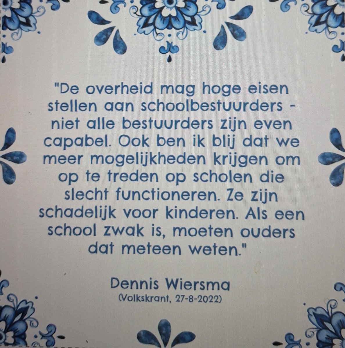 paulavanmanen's tweet image. Waarom @DennisWiersma pootje is gelicht? Hij had een mening, o.a. over schoolbestuurders. En hij probeerde de #Onderwijsinspectie tot actie te bewegen. "Het is nu echt oorlog met Dennis" appte het hoofd v.d. Inspectie naar een hoge ambtenaar van @MinOCW.
#Moedig #DezeZaakStinkt