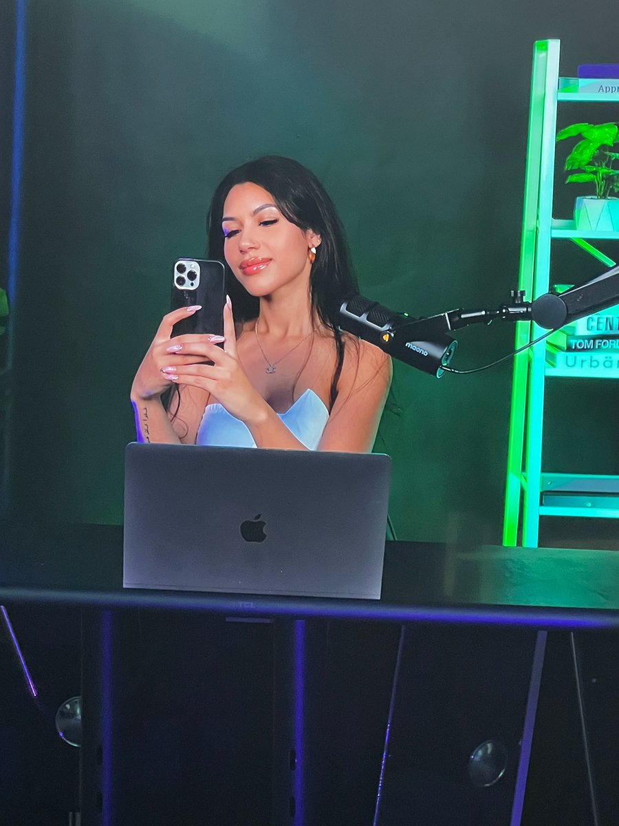 GM 💚

I raffle away a $50,000 funded Trading account. 

1 Ticket = $15  
Retweet for an additional Ticket 

(SOL address in the comments)