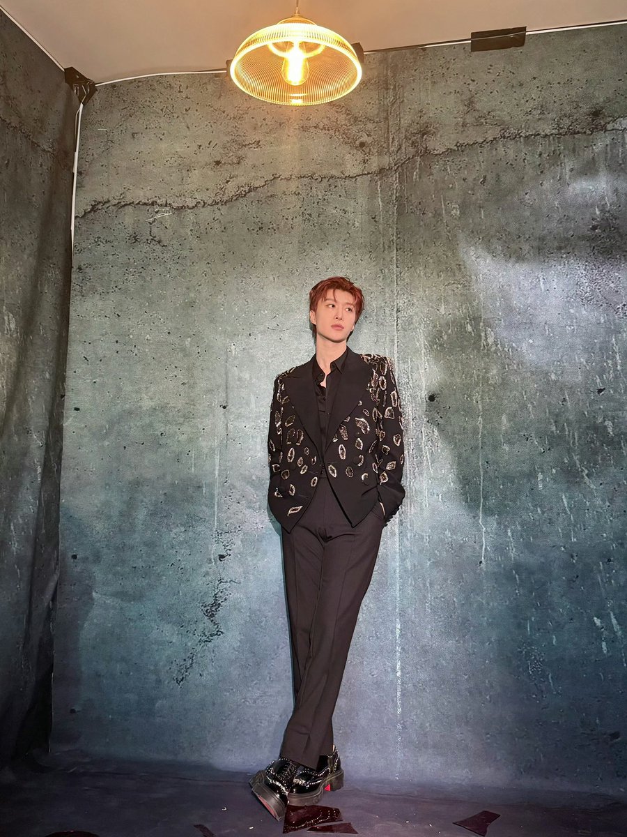 Acdamcheng's tweet photo. 웨이보영화의밤 좋은거군아,,,. 
빨간머리달다달아 https://t.co/ypgvlxOwKx