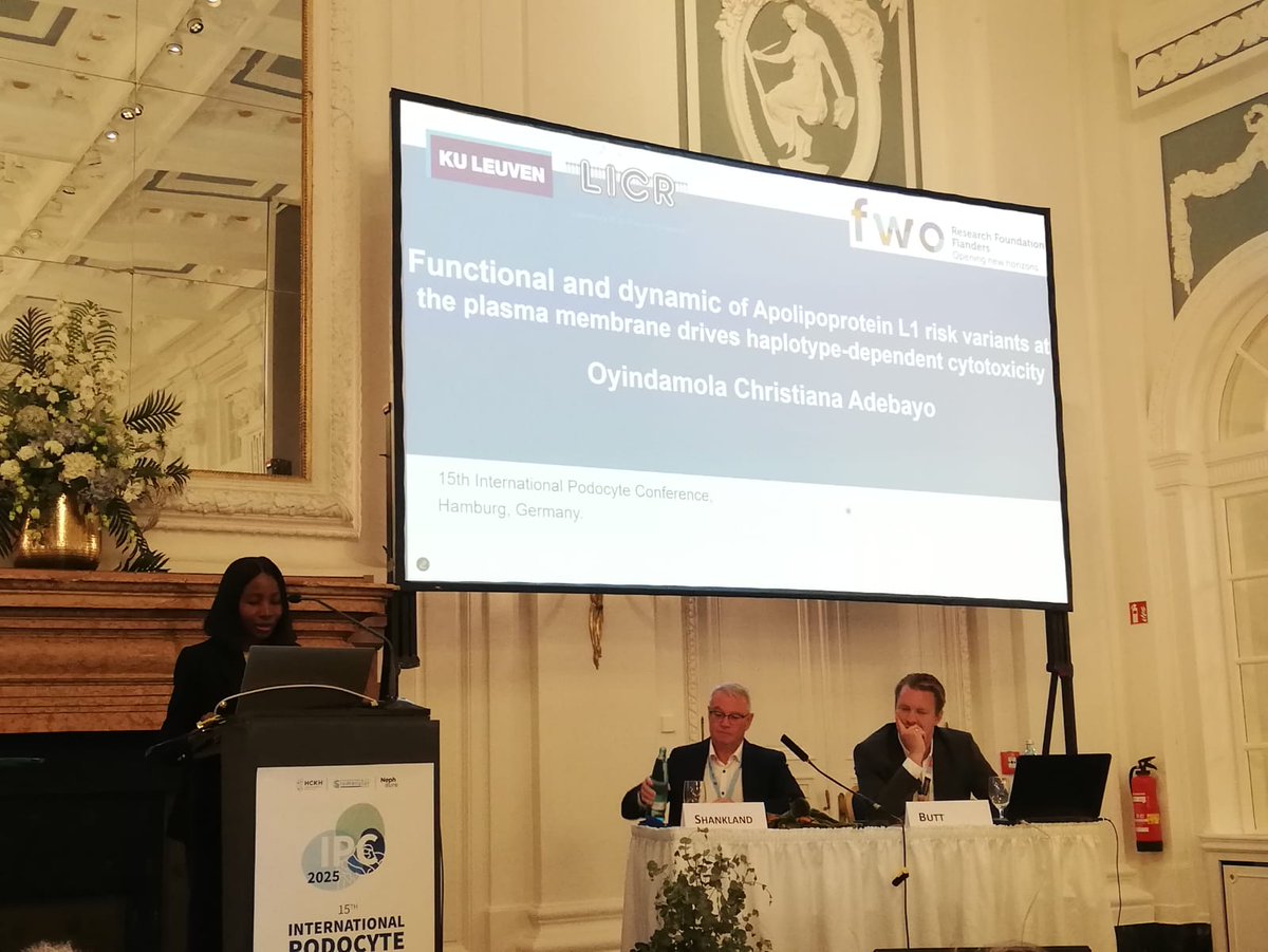 ISGDtweets's tweet image. 🌟 EMERGING CAREER HIGHLIGHTS 🌟 #PodocyteConference 🐙
Oyindamola Adebayo reveals that ⚠️ Calcium ⚠️ is the secret behind differential Podocyte injury among APOL1 variants 🤯 @LevtchenkoL @PodocyteIPC @Tobias_B_Huber @KSusztak @JochenReiser @rkramann