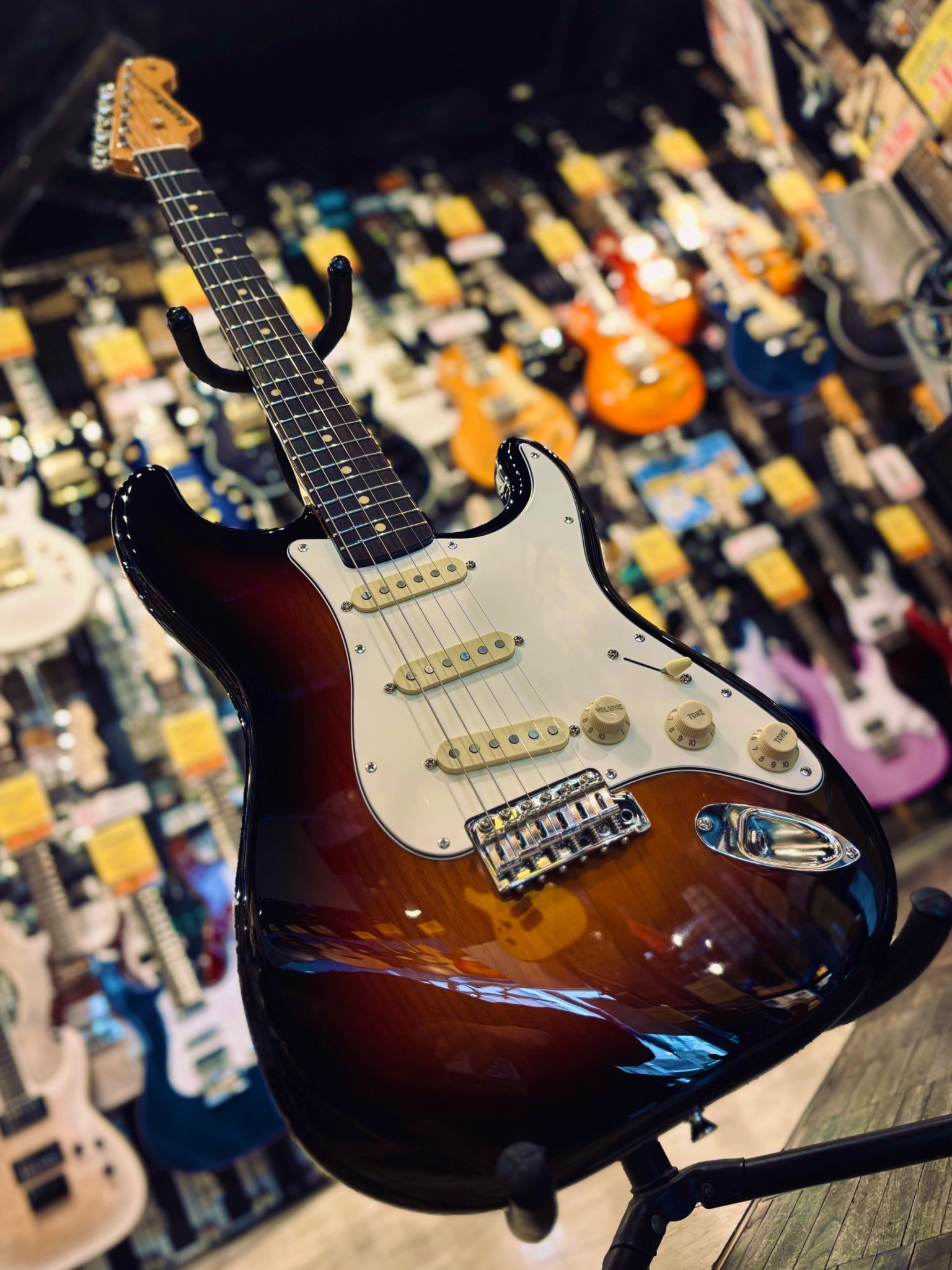 ESP製　カスタムオーダーST 80後期〜90年頃製(?) 1980s ESP Custom Order ST-Style - 2T Sunburst - Japan - On