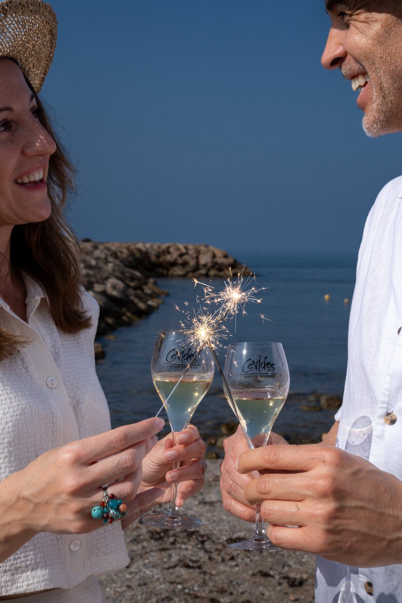 Quins plans tens per aquest #SantJoan? ✨ Sigui el que sigui, la nit més màgica de l'any es brinda amb bombolles! 🥂

Us esperem a les nostres botigues físiques i online, on el nostre equip d'experts estarà encantat d'ajudar-vos a trobar el cava perfecte per celebrar la revetlla!