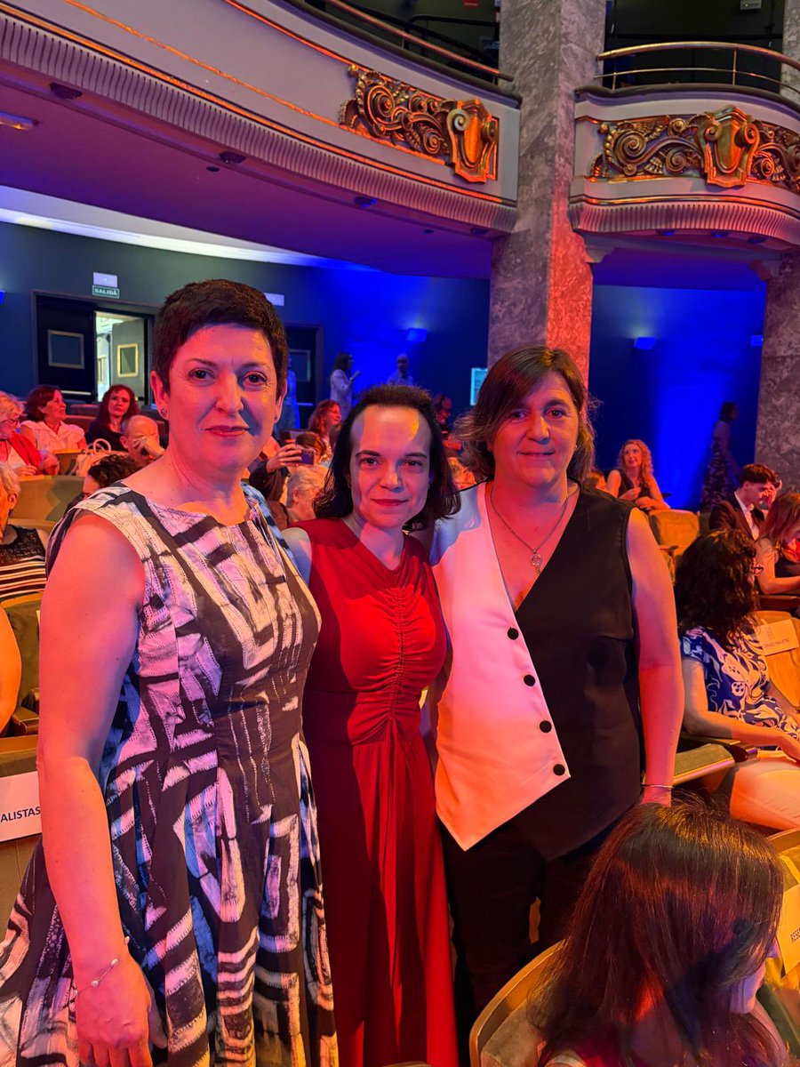 Enhorabuena a Teresa y Vanesa, ganadoras del cuarto premio en la IX Edición de los Premios CODEM y también a Isabel, finalista en una de las categorías. Referentes de la investigación enfermera en #HospitaldeLaPrincesa
<a href="/MontePerdido31/">Helen Spanish</a> 
<a href="/Miriparr/">Miriam Martínez</a> 👏🏻👏🏻👏🏻