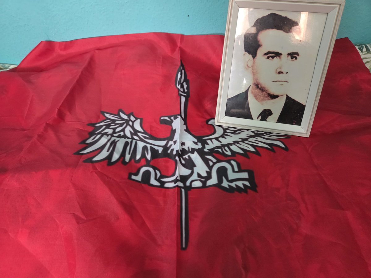 Mártir del nacionalsocialismo en el estado espanyol. Único presidente leal a CEDADE y al nacionalsocialismo auténtico. Visca Bochaca, Bau i Mota.