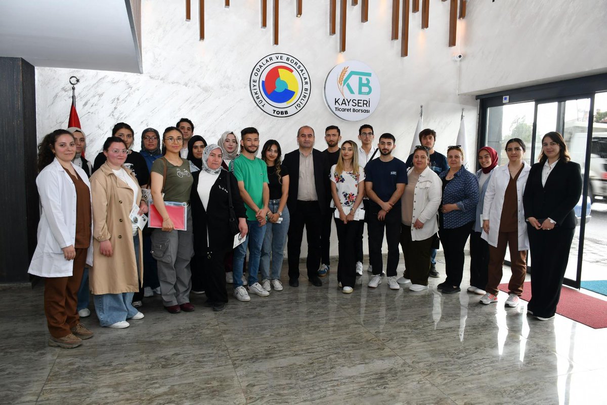Safiye Çıkrıkçıoğlu MYO (@safiyemyo) on Twitter photo Yüksekokulumuz Gıda Teknolojisi Programı öğrencileri için dış paydaşımız olan Kayseri Ticaret borsasına tanıtım etkinliği ve teknik gezi düzenlenmiştir. <a href="/Kayuedu/">Kayseri Üniversitesi</a> <a href="/ProfKaramustafa/">Prof. Dr. Kurtulus Karamustafa 🇹🇷</a> <a href="/SahmetliogluE/">Ertuğrul ŞAHMETLİOĞLU</a> Yüksekokulumuz Gıda Teknolojisi Programı öğrencileri için dış paydaşımız olan Kayseri Ticaret borsasına tanıtım etkinliği ve teknik gezi düzenlenmiştir. <a href="/Kayuedu/">Kayseri Üniversitesi</a> <a href="/ProfKaramustafa/">Prof. Dr. Kurtulus Karamustafa 🇹🇷</a> <a href="/SahmetliogluE/">Ertuğrul ŞAHMETLİOĞLU</a>