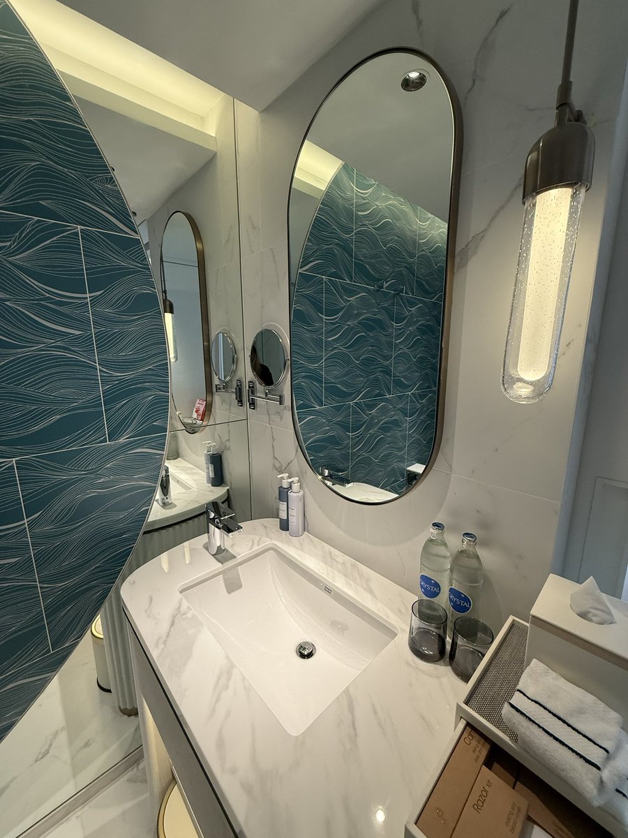 早安PATAYA🤤

飯店早餐很優秀🍽️
然後房間超級漂亮的啦🏨