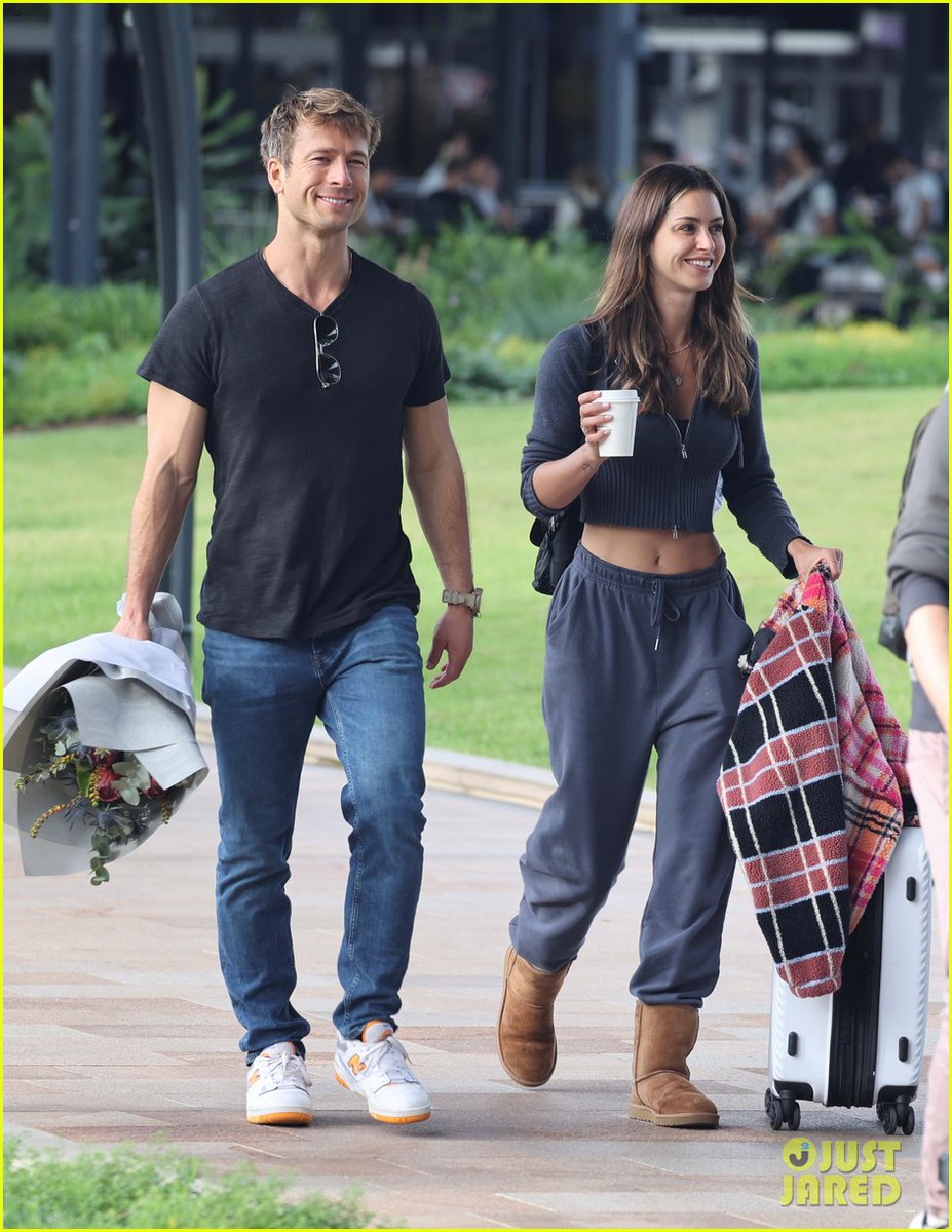 ที่ใจสลายสุดคืออะไรรู้ป่ะ

เกลนถ่ายหนังที่ออสเตรเลีย จีจี้บินตามไปหาโดยปรับตารางงานตัวเองให้ไปที่ออสเตรเลียด้วย อุตส่าห์ขอวีซ่าทำงานเสร็จสรรพ สรุปเกลนมันโทรมาบอกว่าผมคุยกับโปรดิวเซอร์แล้ว เขาไม่อยากให้คุณมา (เพราะตอนนั้นกำลังเล่นข่าวเกลนซิดนีย์)

จีจี้เลยบินไปบอกเลิกแม่งเลย