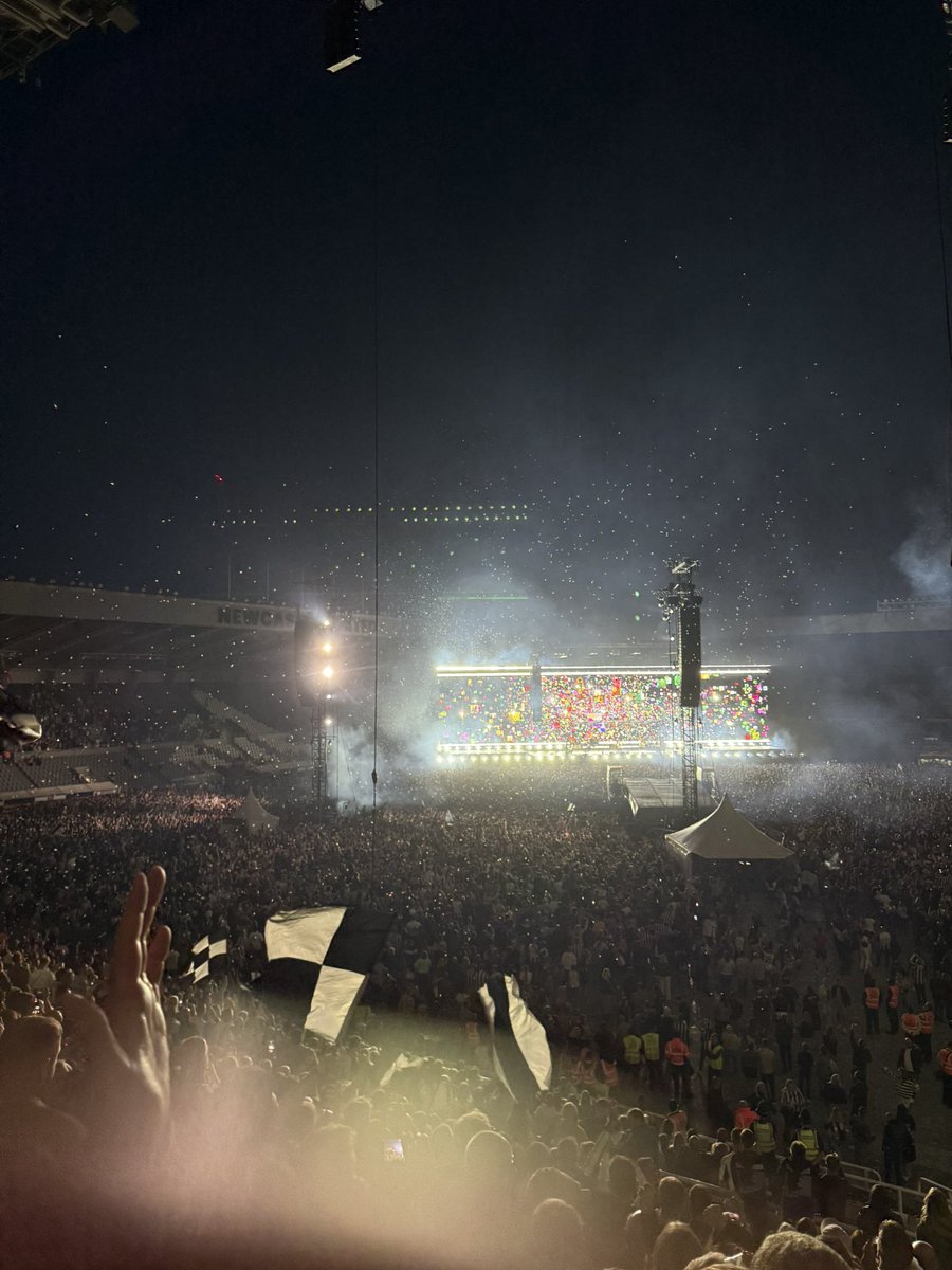 He’s special is <a href="/samfendermusic/">Sam Fender</a> 🎸🎤