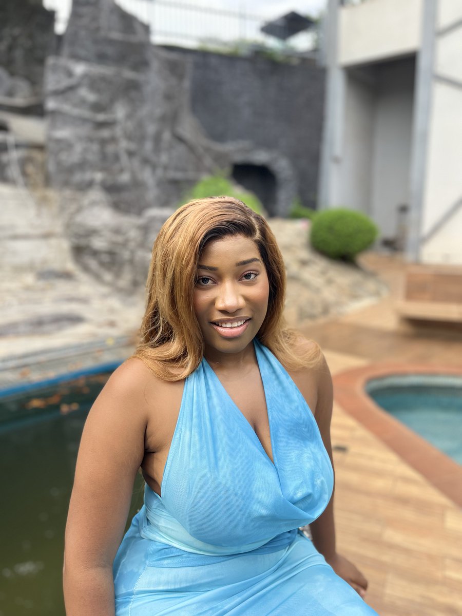 princessmabel__'s tweet photo. Here’s to 25! 🥂🎂 more like TWENTY FINE AF!🥳 https://t.co/VBjhqqpG2E