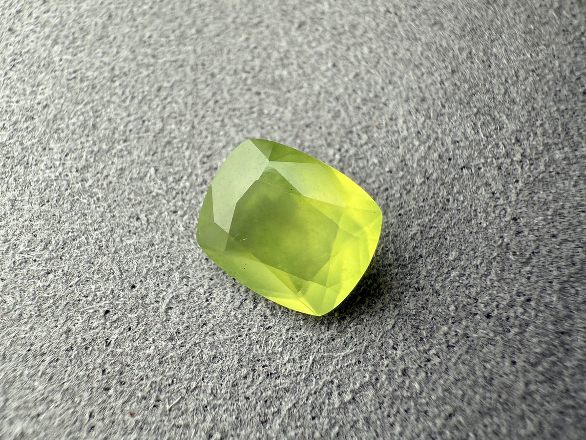 hts_jewels's tweet image. 【🎁6年目突入プレゼント企画🎉】
⁡
今年もよろしくね!ということで、抽選で1名様に
💎 カットされたルースは珍しい?
「アイドクレーズ」をプレゼント！
⁡
▼応募方法
① 当アカウントをフォロー
② この投稿をリポスト（RP）
③…