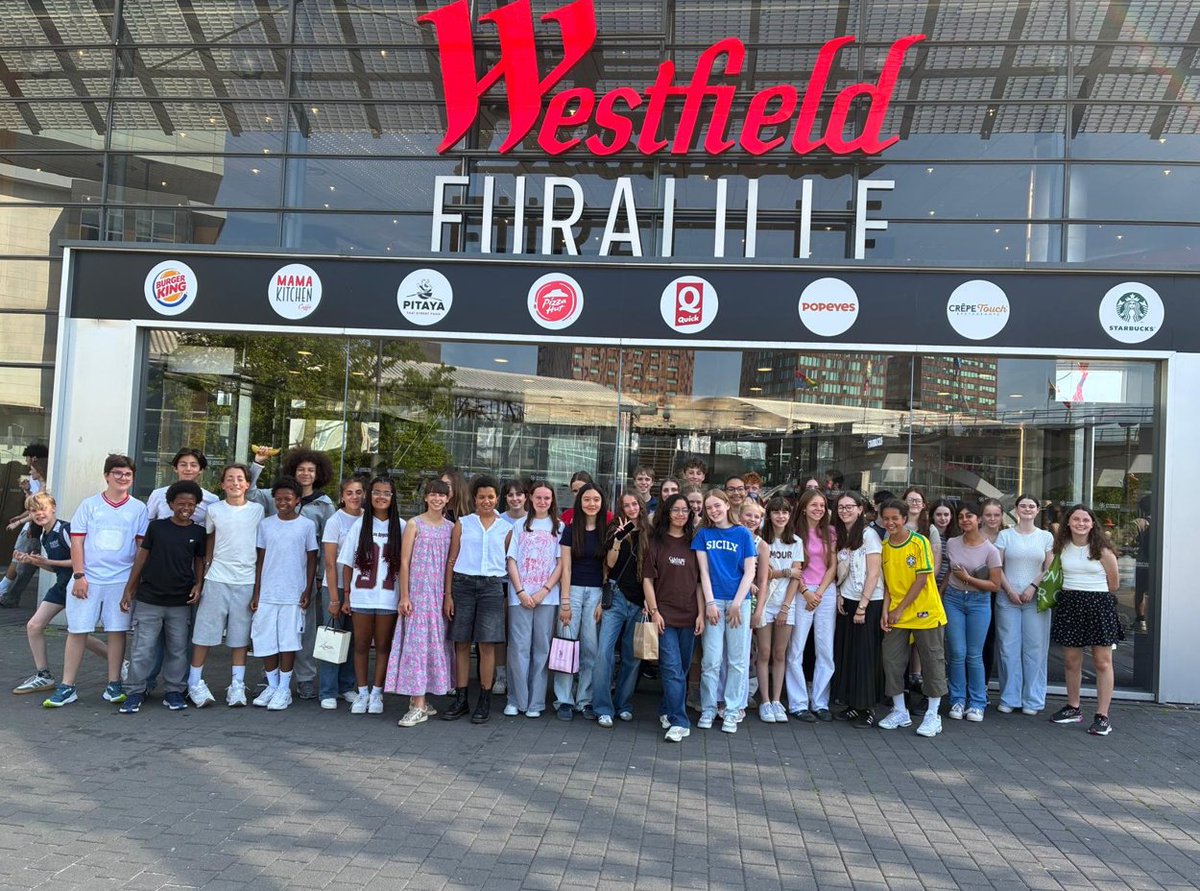 StraUponAvonSch's tweet image. Retail therapy, French-style yesterday afternoon for #FrenchExchange25 #SuASEnthuse