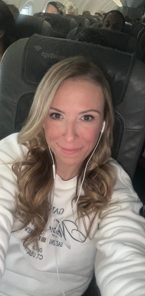 ✈️ Next Stop: Berlin!
Ich treffe gleich Grünen-Chefin Franziska Brantner zum Hintergrundgespräch und danach geht es in die Homebase WELT TV💥 Um 18.10 &amp; 20.10 kommentiere ich die deutsche Innenpolitik!