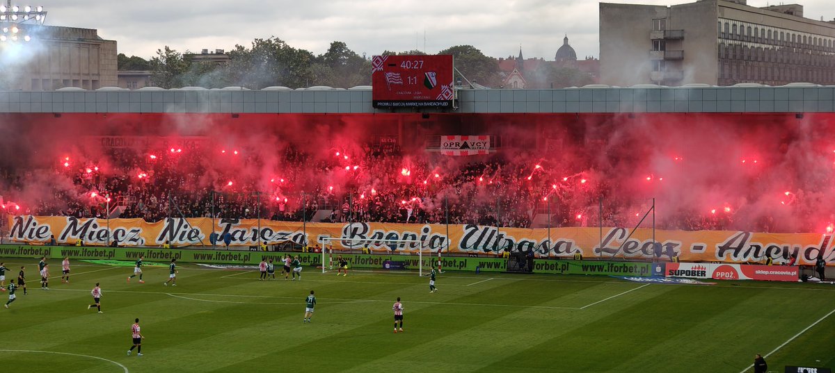 pitpee76's tweet image. Wszystkiegp Najlepszego Cracovio #Cracovia #Cracoviapany #Pasy