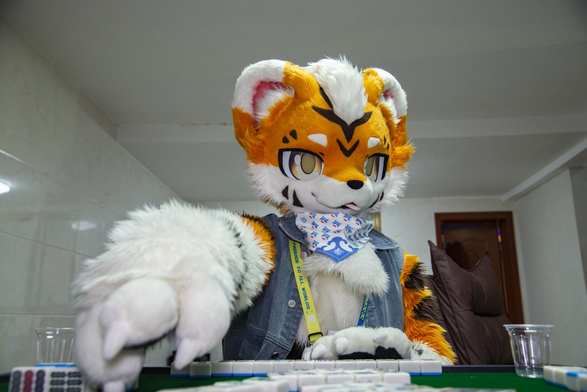 baicai_coin's tweet image. 雀神！
毛替：@FoxKohaku 
#FursuitFriday