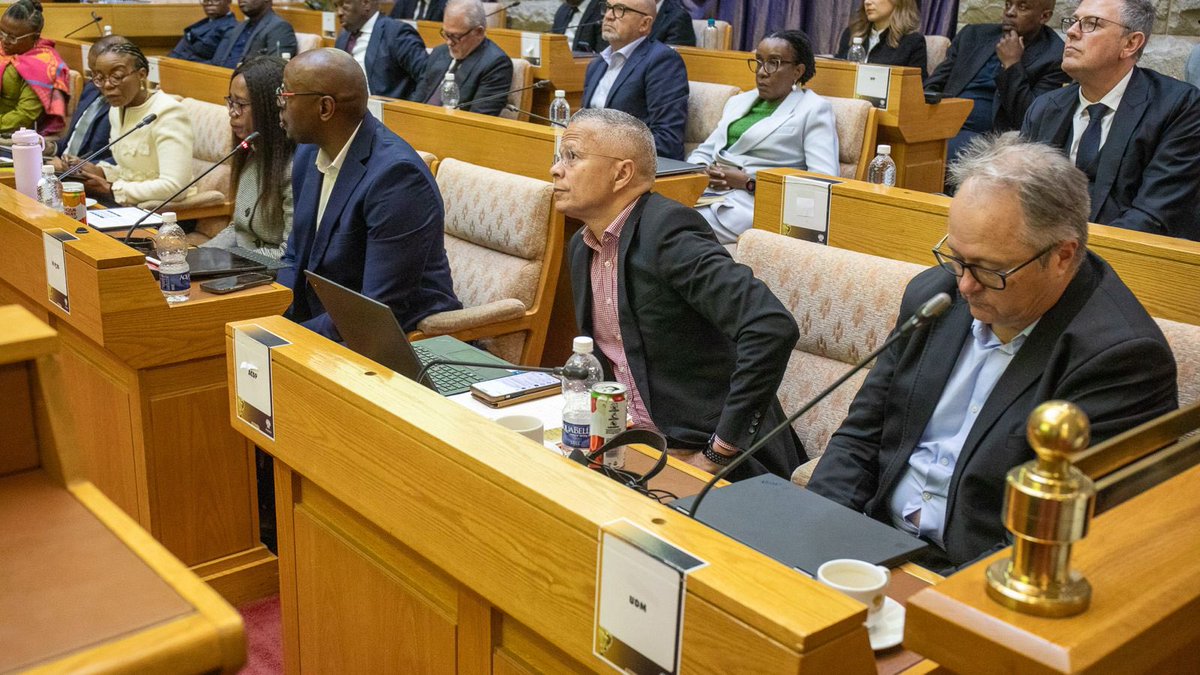 Hon. Colleen Makhubele MP (@colleenmakhub) on Twitter photo 1.How long will our people in the
townships, rural areas wait for Universal Access ?
2.How much longer do we pay for corporate greed?
Today Committee called MTN, Vodacom,Telekom, Rain & Cell C <a href="/MKParty_InfoGuy/">Progressive Info Centre</a> <a href="/MKParliament/">MK Party in Parliament</a> <a href="/MkhontoweSizwex/">uMkhonto WeSizwe Party (Official)</a> 1.How long will our people in the
townships, rural areas wait for Universal Access ?
2.How much longer do we pay for corporate greed?
Today Committee called MTN, Vodacom,Telekom, Rain & Cell C <a href="/MKParty_InfoGuy/">Progressive Info Centre</a> <a href="/MKParliament/">MK Party in Parliament</a> <a href="/MkhontoweSizwex/">uMkhonto WeSizwe Party (Official)</a>