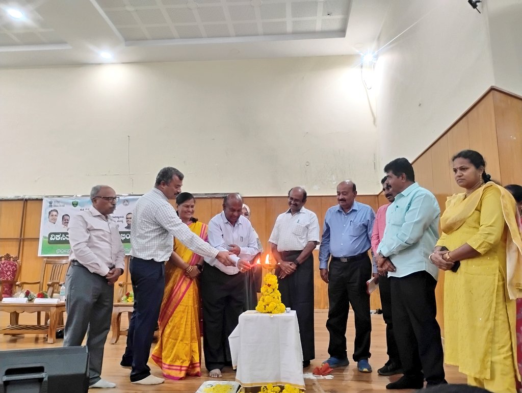 Dr. Manu Sundavalu (@manusm_iari) on Twitter photo Participated in the Viksit Krishi Sankalp Abhiyan 2025, organized by KVK, Mandya District, and the Karnataka State Department of Agriculture (KSDA), held on 12th June 2025 at the Nalwadi Krishnaraja Wodeyar Auditorium, VC Farm Campus, <a href="/BangaloreUas/">UAS Bangalore</a> Participated in the Viksit Krishi Sankalp Abhiyan 2025, organized by KVK, Mandya District, and the Karnataka State Department of Agriculture (KSDA), held on 12th June 2025 at the Nalwadi Krishnaraja Wodeyar Auditorium, VC Farm Campus, <a href="/BangaloreUas/">UAS Bangalore</a>