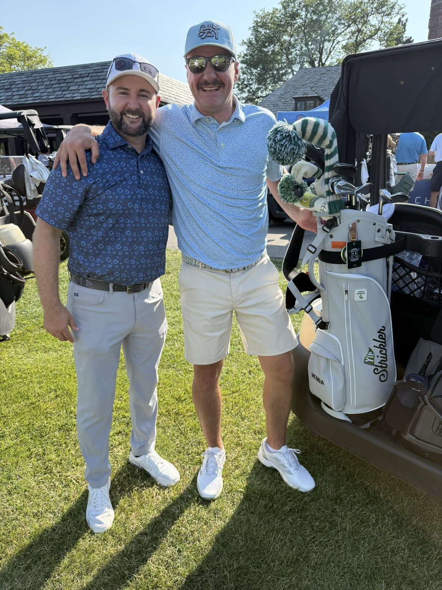 I was honored to meet the genius <a href="/StitchGolf/">Stitch Golf</a> rep that sent me the greatest golf bag ever created!  Please note…my belt is NOT WHITE! #golf #yip #journalism