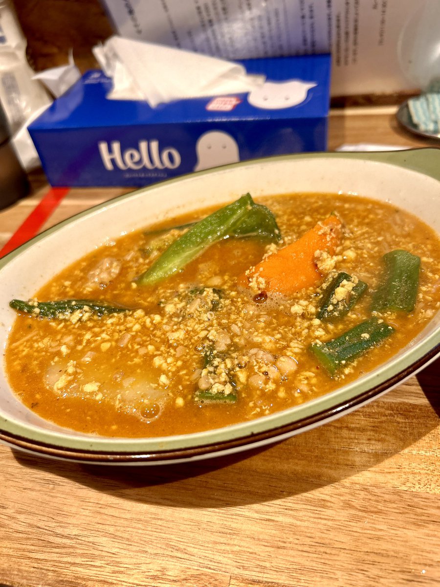 ScopeSapporo's tweet photo. ランチはデストロイヤー 西18丁目さん
11時直前並び2人、今日はイケルかも！
12時過ぎ訪問、すぐ入れた✌️
さらに驚きが！店長さんがニコニコ対応(ちょっと怖いイメージが)
冗談言ってたり、人が違うみたい🙇‍♀️

ナット挽肉カレー15番

最近のレビュー見たら接客で低い評価連発されてる　そのせい⁇🤔 https://t.co/mArrb1QLCi