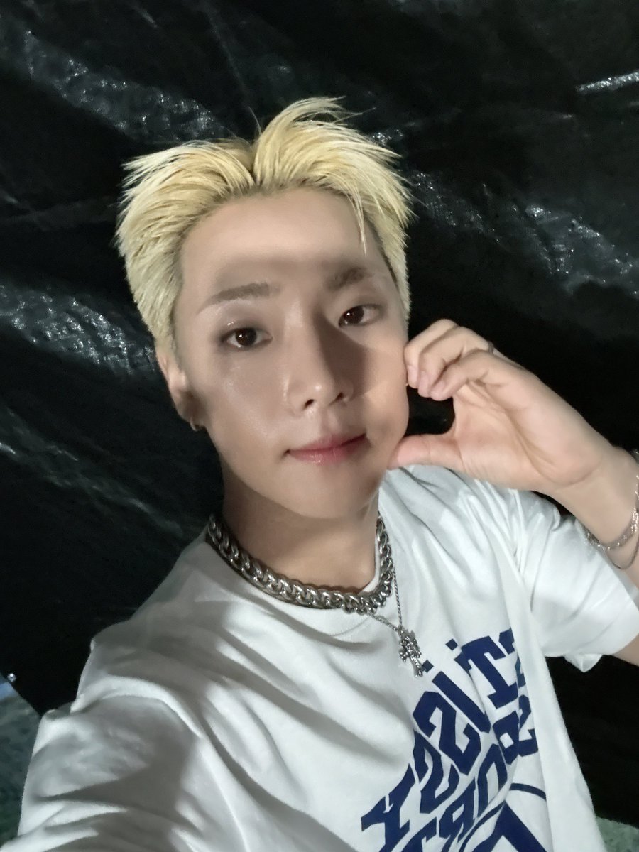 WM_ONOFF's tweet image. #이션

여수 고마워 또 놀아요!