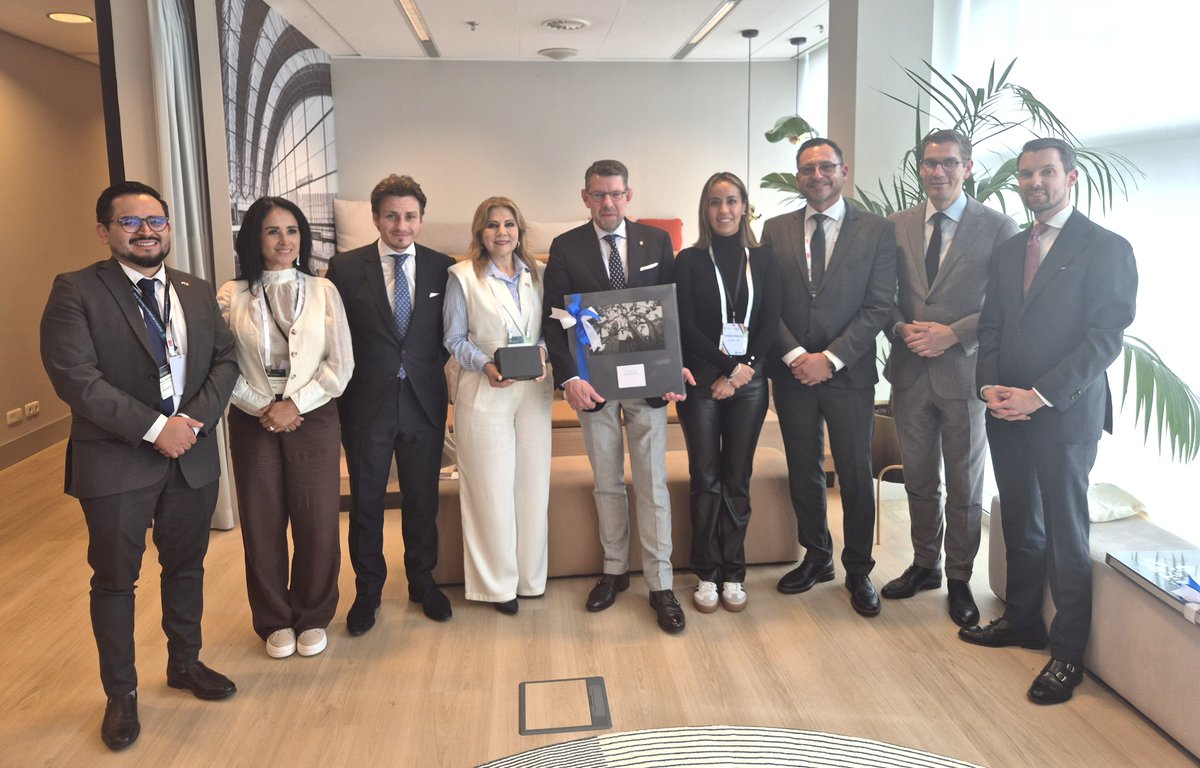 During #GreenTechAmsterdam, the <a href="/MoreliaGob/">Gobierno de Morelia</a> delegation met with the Mayor of <a href="/GemWestland/">Gemeente Westland</a>, the main horticultural region in 🇳🇱, to explore collaboration opportunities and share best practices. <a href="/SRE_mx/">Relaciones Exteriores</a> <a href="/RVO_Nederland/">Rijksdienst voor Ondernemend Nederland</a>  <a href="/NLinMexico/">Embajada Países Bajos MX 🇳🇱🇲🇽</a>