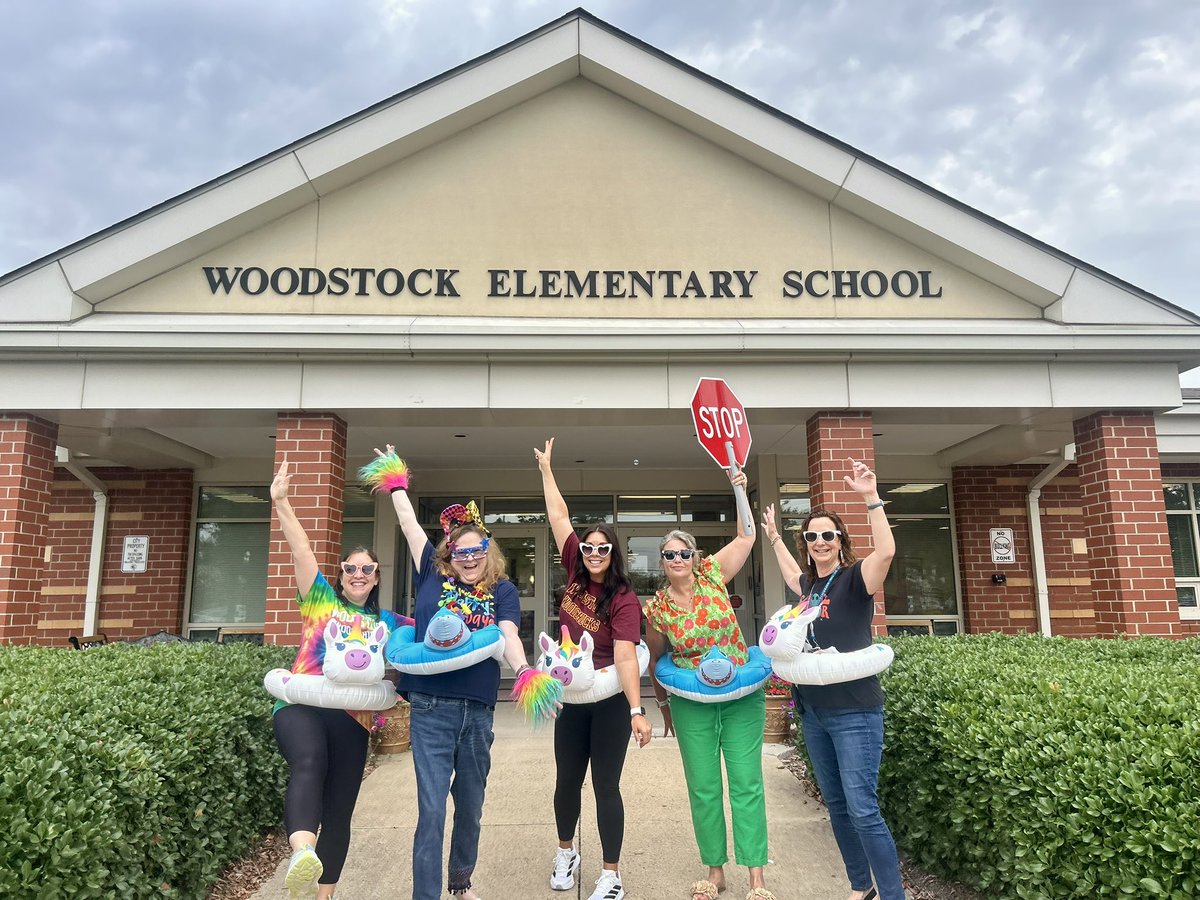 Outside drop off crew! 🩷☔️🥶☀️❄️ Peace out 2024-2025 ✌🏼 <a href="/WoodchuckWorld/">WoodchuckWorld</a> <a href="/vbschools/">VBSchools</a>