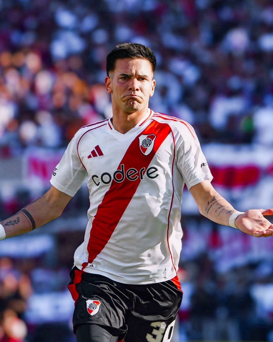 ActuFoot_'s tweet photo. 🚨🚨 OFFICIEL ! 𝗙𝗥𝗔𝗡𝗖𝗢 𝗠𝗔𝗦𝗧𝗔𝗡𝗧𝗨𝗢𝗡𝗢 🇦🇷 𝗘𝗦𝗧 𝗨𝗡 𝗝𝗢𝗨𝗘𝗨𝗥 𝗗𝗨 𝗥𝗘𝗔𝗟 𝗠𝗔𝗗𝗥𝗜𝗗 !! 🤍

Montant du transfert : 𝗘𝗡𝗩𝗜𝗥𝗢𝗡 𝟰𝟬 𝗠𝗜𝗟𝗟𝗜𝗢𝗡𝗦 𝗗’𝗘𝗨𝗥𝗢𝗦. 💰

𝟭𝟳 𝗔𝗡𝗦. 💎

Il signe pour 6 ans et disputera d’abord le Mondial des Clubs avec River Plate.