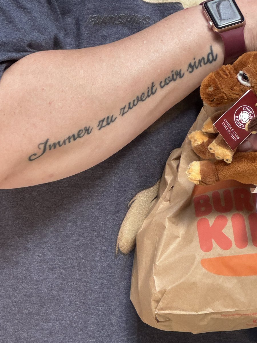 raupi_dark's tweet photo. was haltet ihr von meinem neuen tattoo??? https://t.co/bFwEycpeya