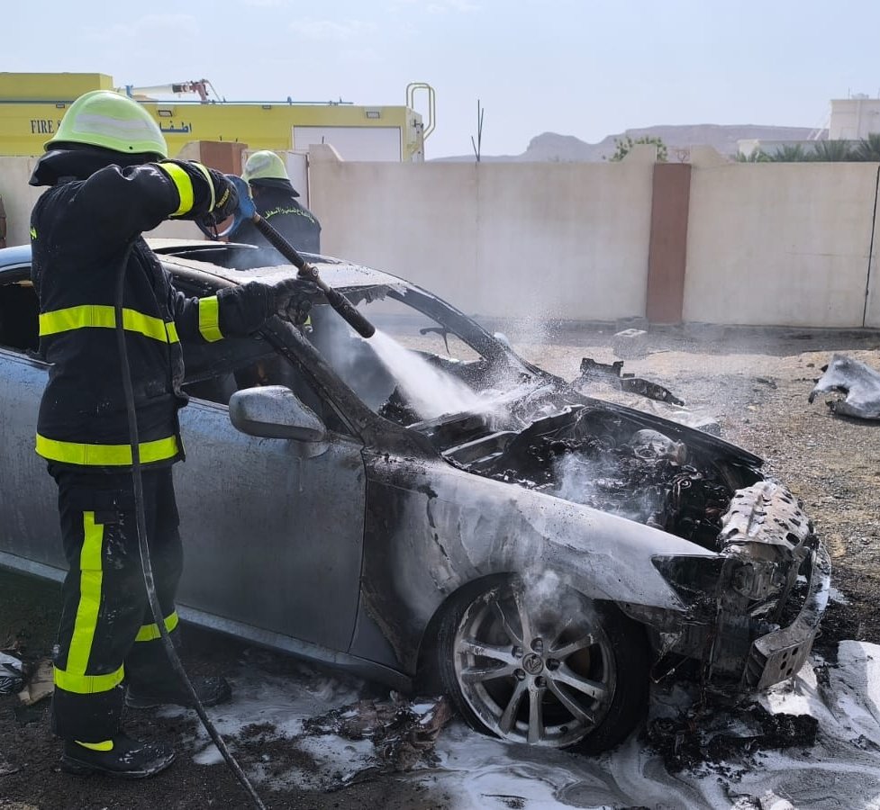 تمكنت فرق الإطفاء بإدارة الدفاع المدني والإسعاف بمحافظة #الظاهرة من إخماد حريق شبّ في مركبة بولاية #عبري ، دون تسجيل أي إصابات.

#هيئة_الدفاع_المدني_والإسعاف