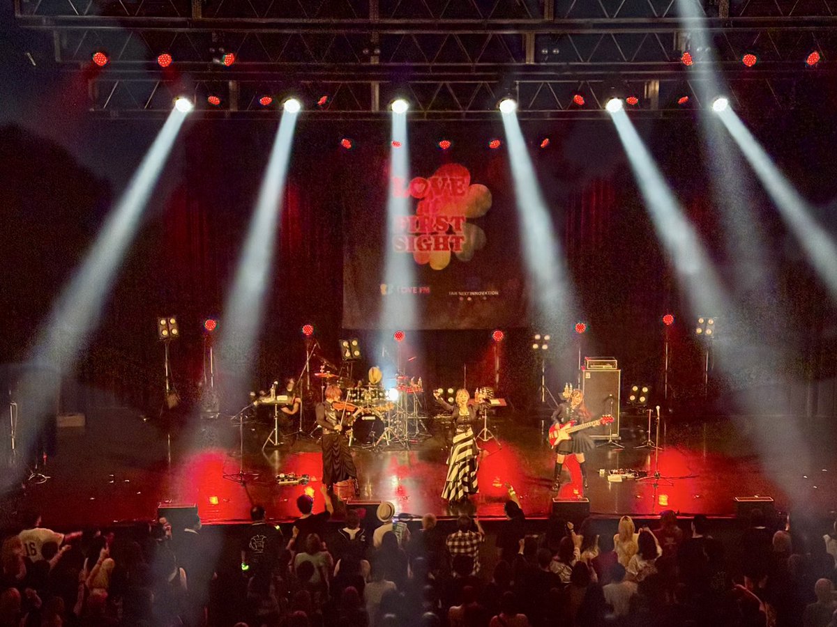 改めてLOVE at FIRST SIGHTお疲れ様でございました🫶🏻

そしてご来場の皆様、声援や温かい拍手ありがとうございました!!

4人の気合の入ったパフォーマンス、グッとくるものがありました🥹✨
私も更にパワーアップして戻ってこれるように頑張ります🔥🎸

#EastOfEden 
#EOE