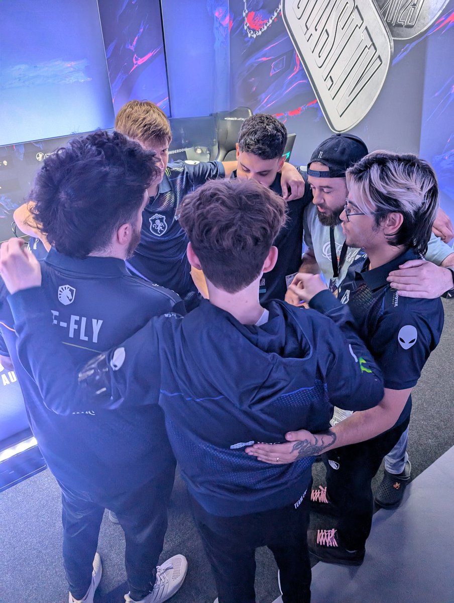 davidchen10's tweet image. GOOD MORNING. TODAY IS A LOVELY DAY TO GO OFF AND 2-0 MOUZ.

I believe.