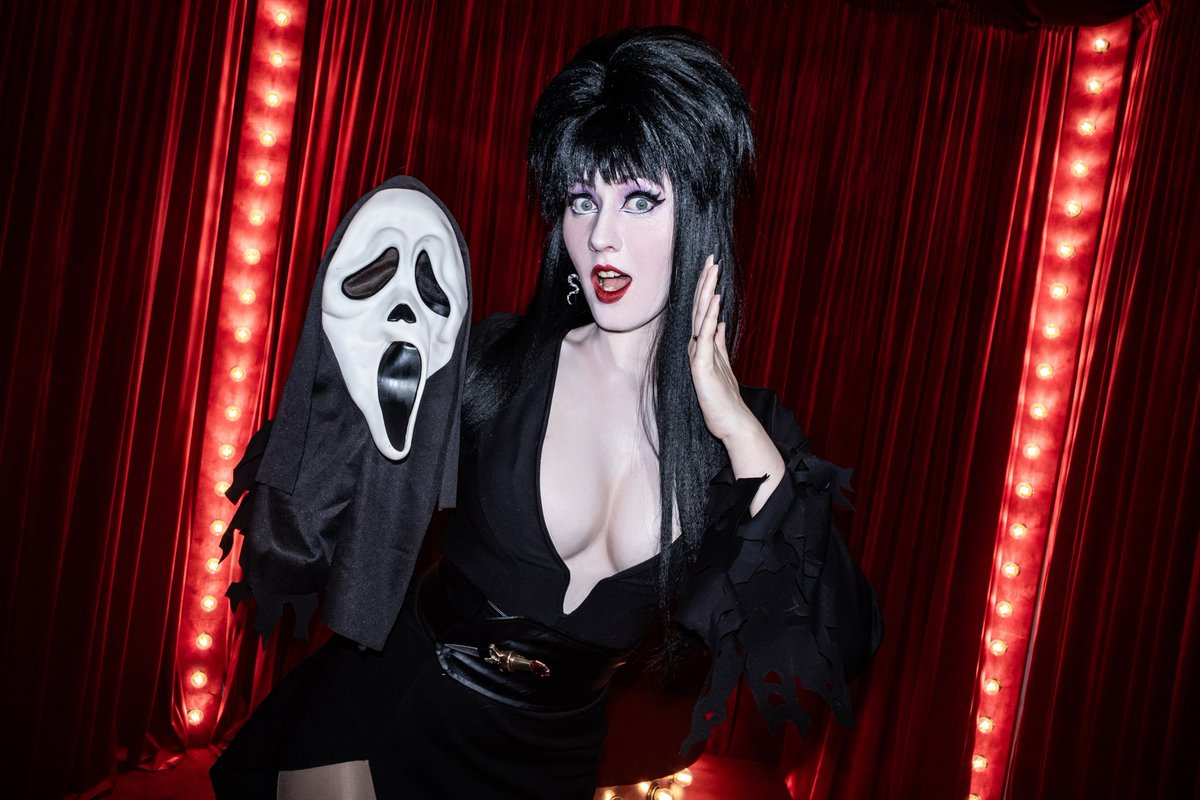 ~ Today is Friday the 13th! ~
What's your favorite scary movie?
#ElviraMistressoftheDark