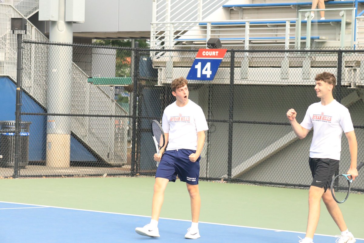 ByramAthletics's tweet image. 1st Doubles Cooper Lipton/ Jared Aberman are the first to win their match making it 1-0 Byram Hills over Naples.