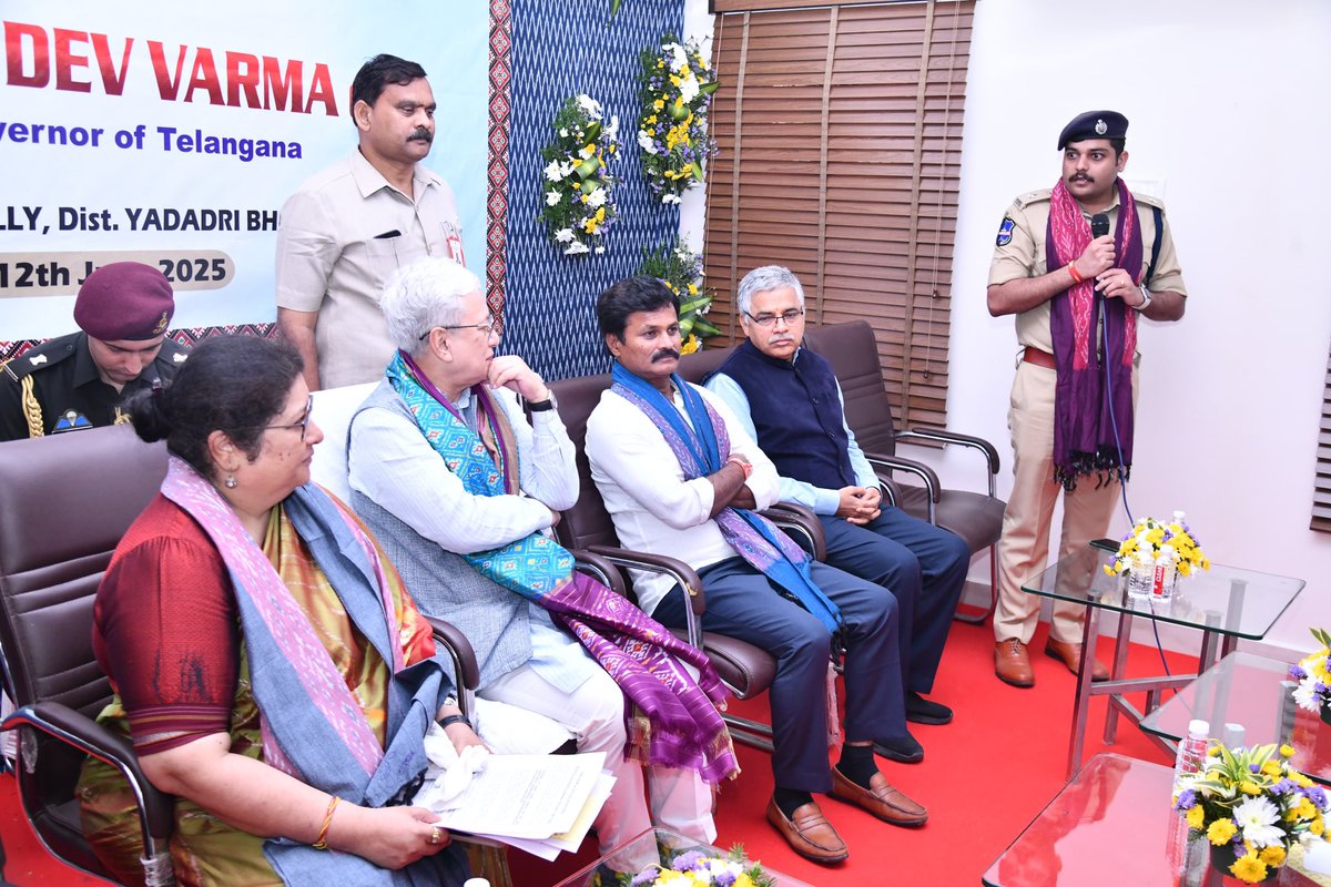 Hosted the Hon’ble Governor <a href="/Jishnu_Devvarma/">Jishnu Dev Varma</a> in #Pochampally — renowned for its GI-tagged double ikat craft and recognised as one of the Best Tourism Villages by <a href="/UNWTO/">UN Tourism</a> . He visited weavers’ homes and witnessed the intricate process behind this rich #handloom