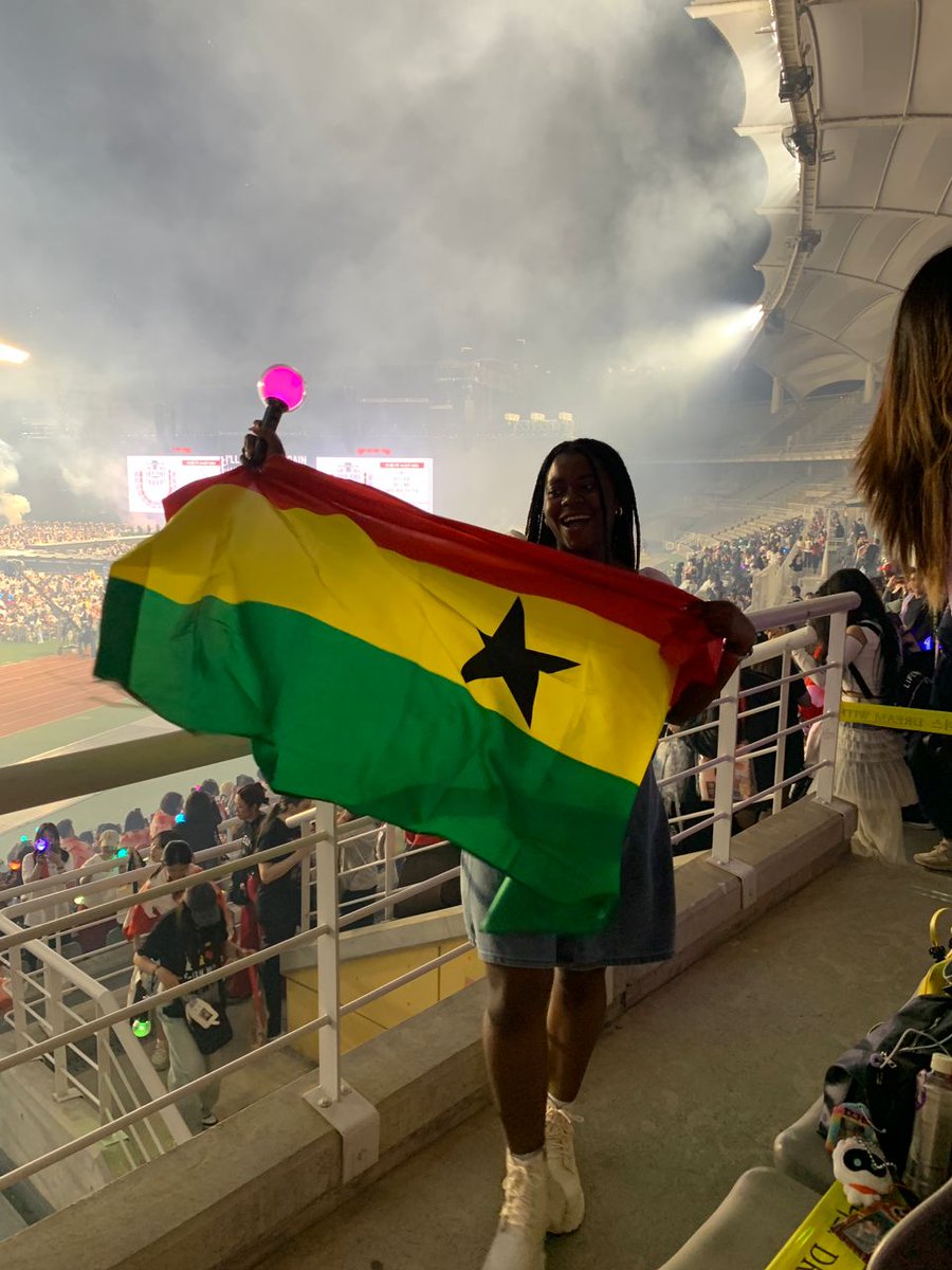 BTSGhanaARMY's tweet image. And we repped at the #HOPE_ON_THE_STAGE_TOUR_FINAL right in South Korea 💜🇬🇭💜🇬🇭
Gurl you made us proud💜💜💜💜💜

CONGRATULATIONS J-HOPE
J-HOPE BEST PERFORER
#HOPE_ON_THE_FESTA_STAGE
#HOS_TOUR_FINAL #HOS_TOUR_FINAL_D1 #JHOPE #FESTA2025 #BTSFESTA2025