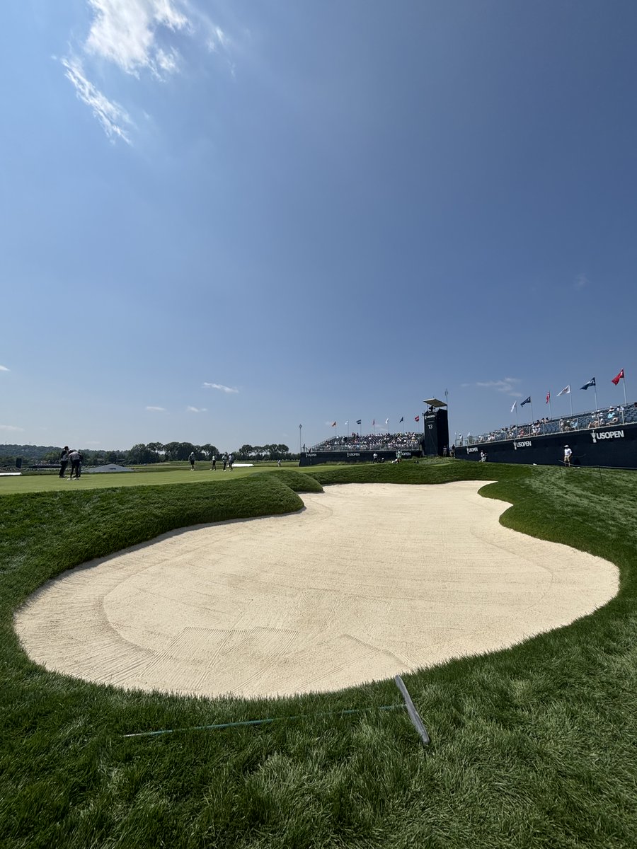 best_sand's tweet photo. Shout out to the dedicated team at Oakmont Country Club & all the volunteers that make these tournaments happen. The course looks amazing - especially those bunkers.
#usopengolf #bestsand #bunkersand #usopen2025 https://t.co/aX6tesYvT5