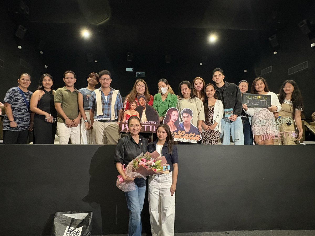 StarCinema's tweet image. Meteors of Jarlette blockscreening of ‘Only We Know’ at SM North Director’s Club 2. Thank you for your support! 🥹

#OnlyWeKnow is NOW SHOWING
We’ll be playing in over 400 cinemas WORLDWIDE (as of today)!
✨ NOW SHOWING in 216 cinemas in the Philippines! 
✨ NOW SHOWING in…