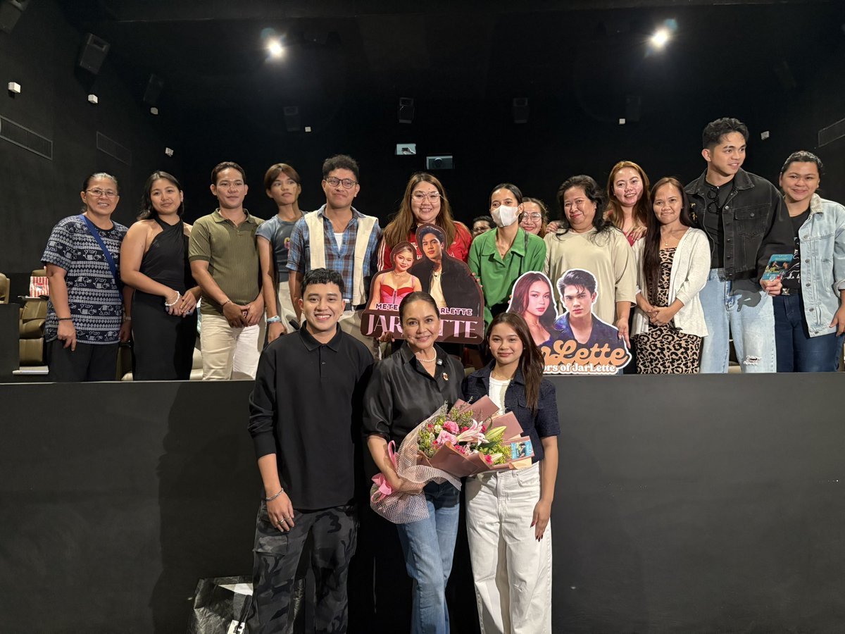 StarCinema's tweet image. Meteors of Jarlette blockscreening of ‘Only We Know’ at SM North Director’s Club 2. Thank you for your support! 🥹

#OnlyWeKnow is NOW SHOWING
We’ll be playing in over 400 cinemas WORLDWIDE (as of today)!
✨ NOW SHOWING in 216 cinemas in the Philippines! 
✨ NOW SHOWING in…