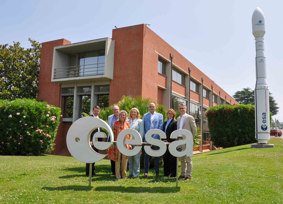 SimonettaCheli's tweet image. Honoured to host Charlotta Sund, CEO of @SwedishSpaceCorp, at ESA ESRIN today. SSC plays a key role in ESA’s EO missions, from ops to data. A great exchange on innovation, cooperation &amp;amp; the future of EO for climate and society. 🇪🇺🇸🇪
