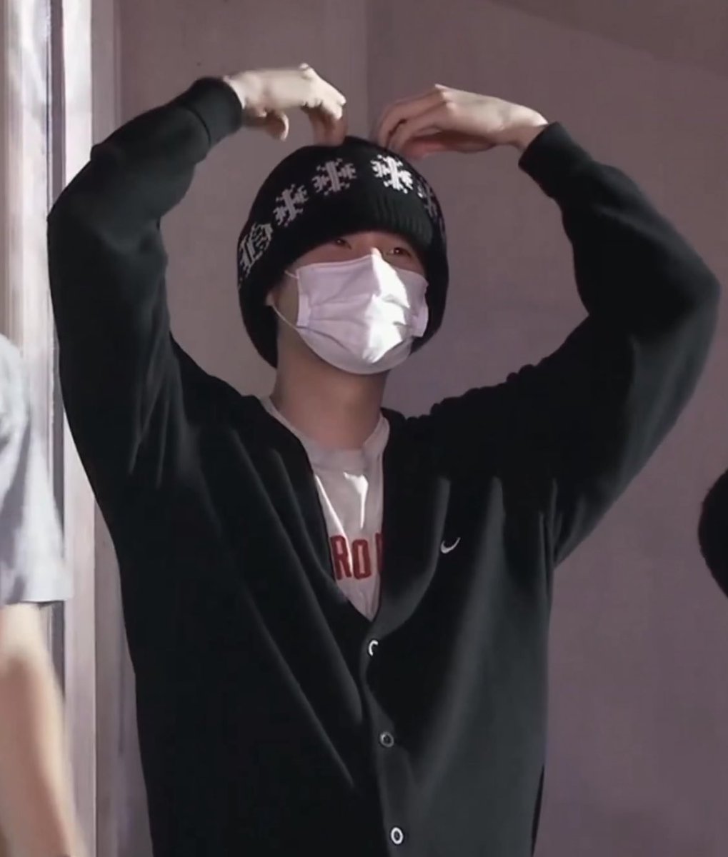 new_moon_suga's tweet photo. 이제 숨이 좀 쉬어져 https://t.co/ptHFKzzRG0