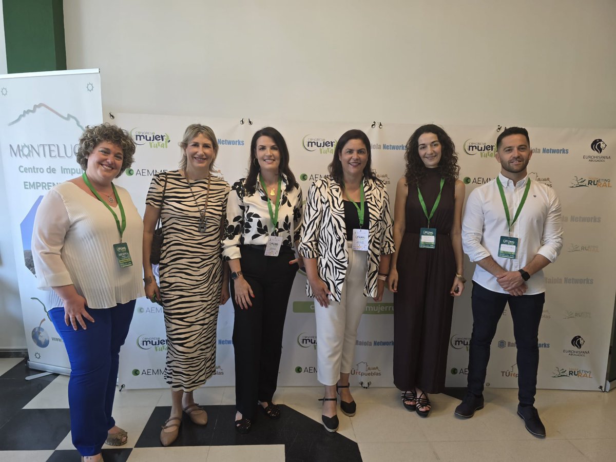 PSOEmalaga's tweet photo. 📸 Gran acogida al Congreso Nacional de la Mujer Rural celebrado #Montecorto, una iniciativa que ha contado con el total respaldo del equipo de gobierno que dirige la alcaldesa Lidia Escalante.

✊🌹 https://t.co/8pLqTUNxNO