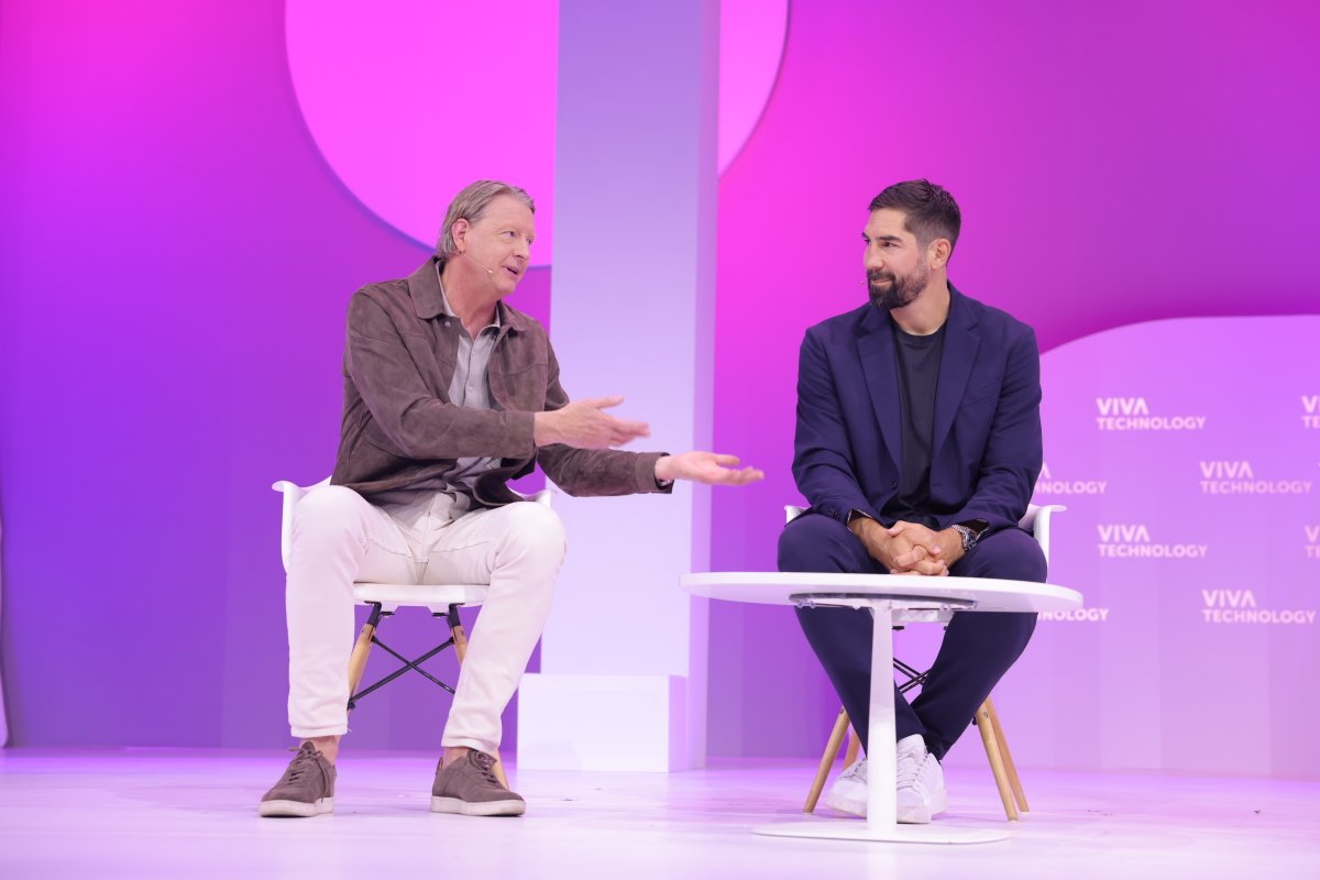 🧠What do elite sport and global business share?
High-stakes leadership.
At #VivaTech, <a href="/Verizon/">Verizon</a> CEO @HansVestberg and handball legend <a href="/NKARABATIC/">NIKOLA KARABATIC</a> dive into what it takes to lead under pressure—on the court and in the boardroom🔥