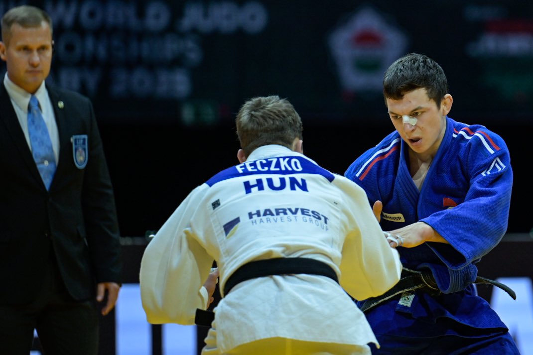 WAZA-ARI-AWASATE-IPPOOOOOON 🥹🥹🥹

ROMAIN EST EN DEMI-FINALE 🔥🔥🔥🔥

Allez Romain !! 🇫🇷💪

📸 France Judo/JB.Dalleau
#JudoWorlds #FierdEtreJudoka