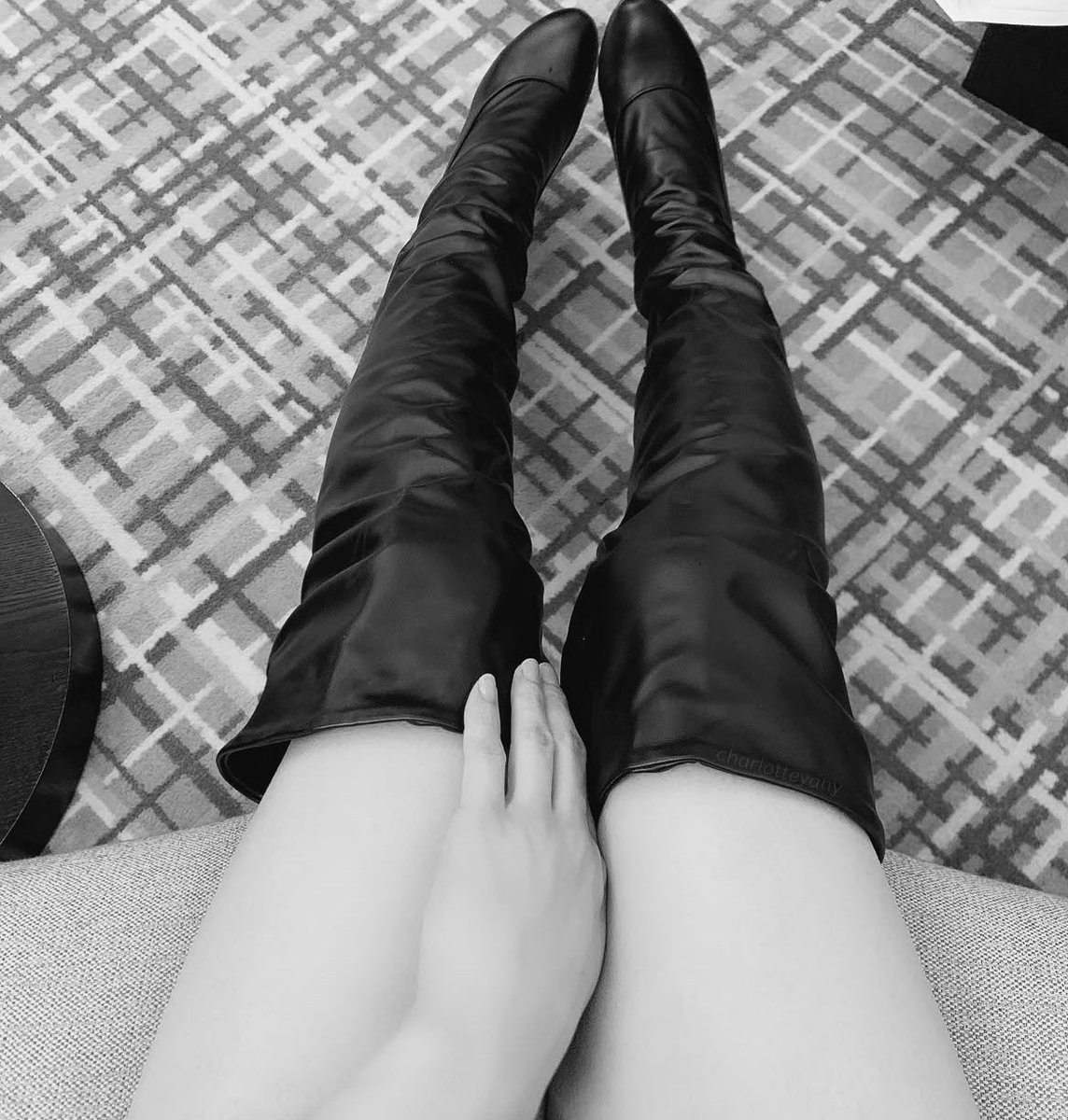 皮靴淫妻 tweet media