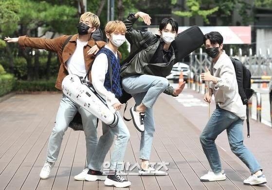 단사에서 원상이가 얌전하면 상엽이가 이상하다

아님 걍 다 이상함