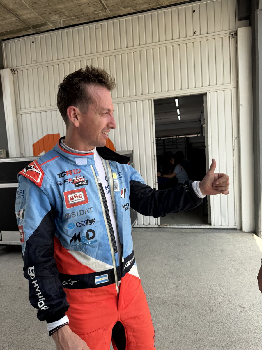 Corazondef1's tweet photo. #FIAKumhoTCRWorldTour
Final de la primera práctica oficial en
@CircuitValencia los Hyundai firmes adelante @bebugirolami P2
Los Honda de #GoatRacing mejoraron en parte y se sigue buscando el mejor equilibrio para sus autos
#IgnacioMontenegro P9
@eguerrieriok P11 https://t.co/vRhDzr1mBb
