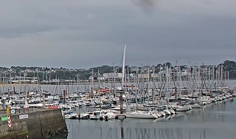 #Ultime #Convoyage

IDEC Sport est amarré à Brest Port du Moulin Blanc. L'équipe annonce que le CIC, qui soutenait depuis le départ l'équipe et notamment pour l'achat du MOD70, devient le partenaire majeur pour le Trophée Jules Verne. Brest port d'attache du trimaran maintenant