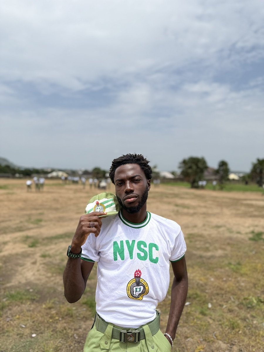 This khaki comes with attitude.
Civilians, greet me like you mean it. I no go beg 😂

#NYSC