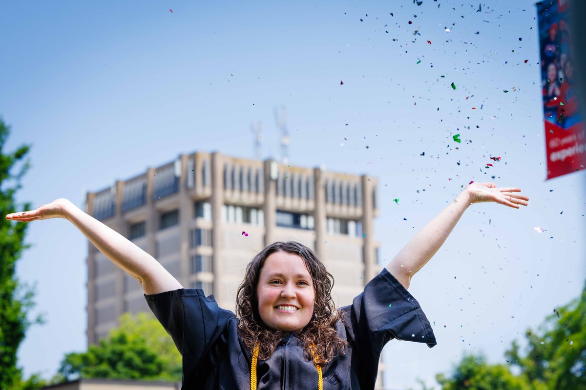 In 1968, Bob Cretney (BA ’72, DIPLED ’73, MEd ’79) started a journey at Brock University. This week, he watched his granddaughter walk the same stage he did decades ago. Three generations, one #BrockU legacy ❤️🦡

Read more ➡️  loom.ly/3kZuq5s