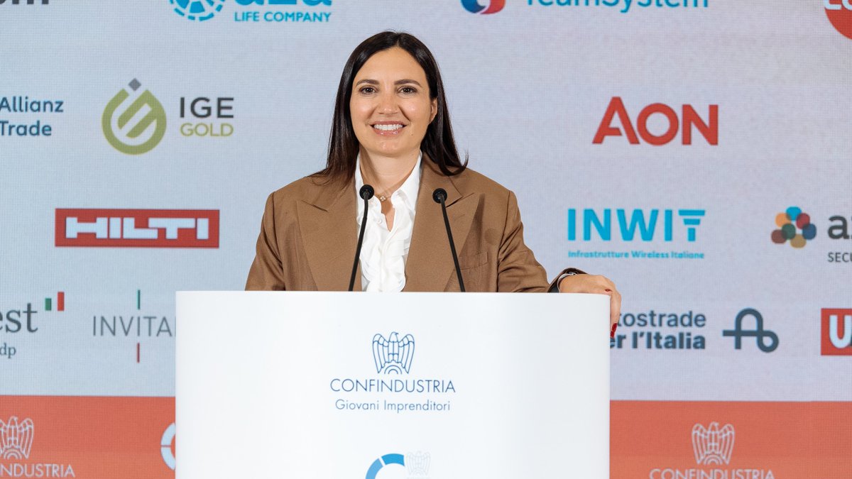 La vera sfida per il nostro sistema formativo è #IA. Serve un piano di digitalizzazione di massa per i ragazzi e per chi già lavora. Il “prompt thinking”, ovvero l’uso efficace e consapevole dell’IA, deve diventare patrimonio di tutti. Nel più breve tempo possibile #Rapallo25