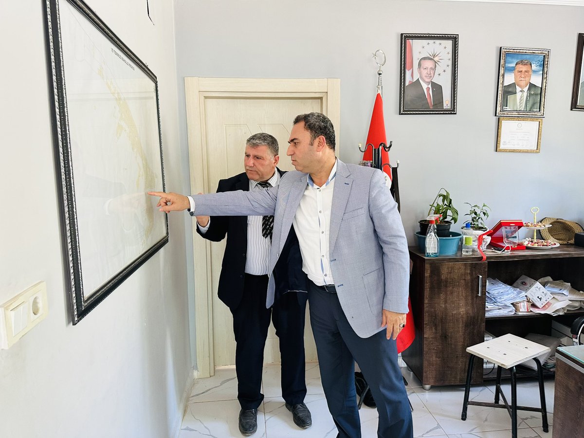 İlçe Başkanımız Süleyman Elgün, Meclis Üyelerimiz, Belediye Başkan Yardımcımız Deniz Demir ve Yönetim K. Üyelerimiz ile birlikte;

15 Temmuz Mahalle Muhtarı Nevzat Aksoy ve Mahalle Başkanı Ali Ercan’ı ziyaret ederek, Mahallenin temel sorunları hakkında istişarelerde bulundular.